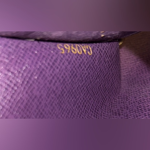 LOUIS VUITTON 1995 Yellow Epi Leather 6 Ring Key Holder Vintage - Picture 10 of 11